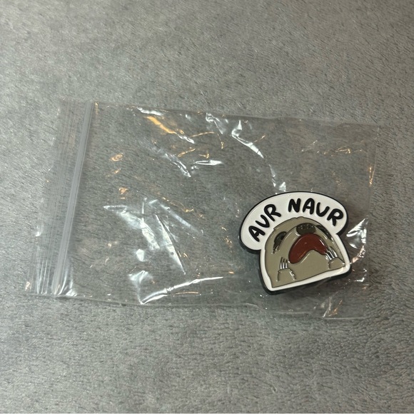 AUR NAUR Sloth Enamel Pin - Picture 4 of 5